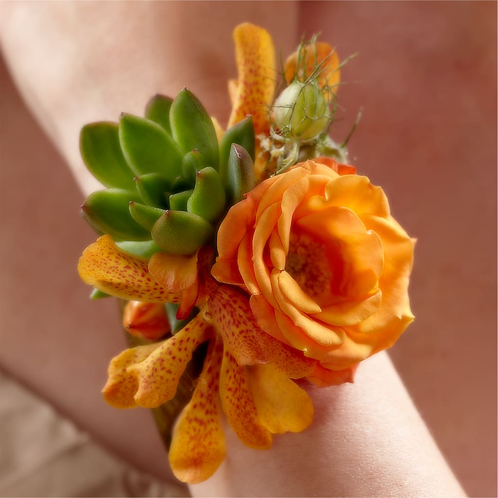 Irresistible Love Wrist Corsage – BELKY'S FLORIST, Rock Hill SC
